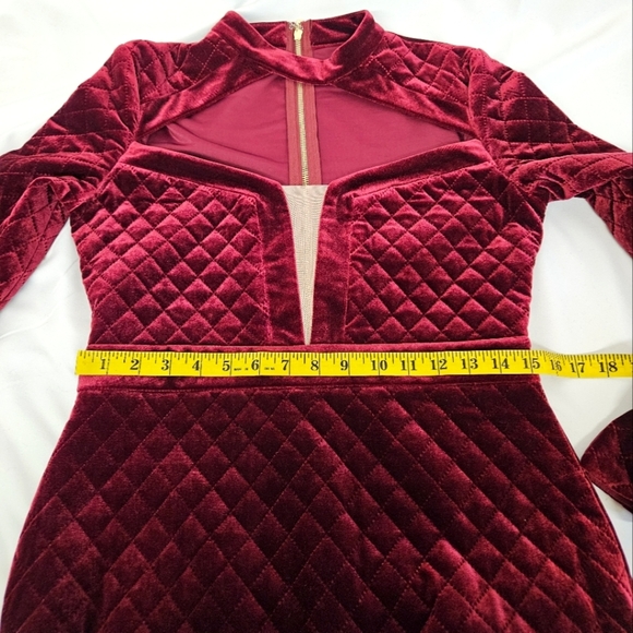 Miss Circle New York Lulia Wine Flare Sleeve Quilted Red Velvet Dress Sz Large - Picture 10 of 11